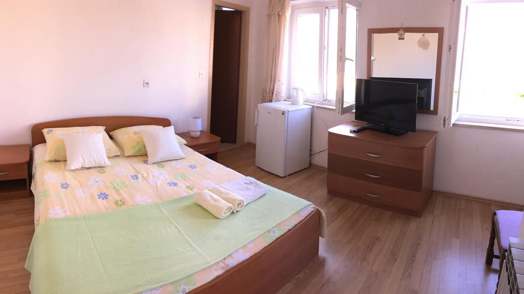 Guesthouse Cipre ลุมบาร์ดา ภายนอก รูปภาพ