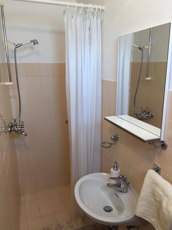 Guesthouse Cipre ลุมบาร์ดา ภายนอก รูปภาพ